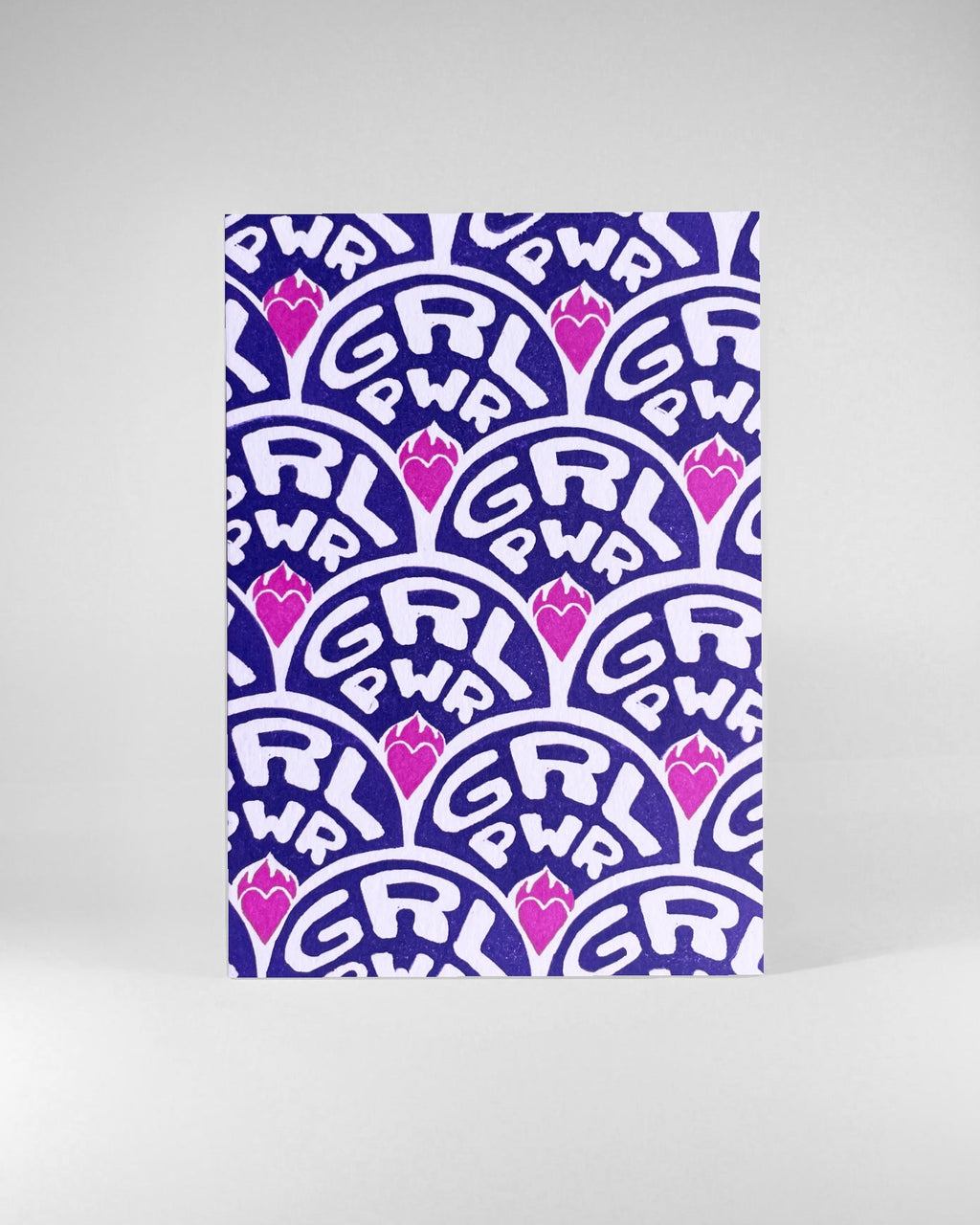 Girl Power Postkarte – handgedruckte Karte mit feministischem Muster