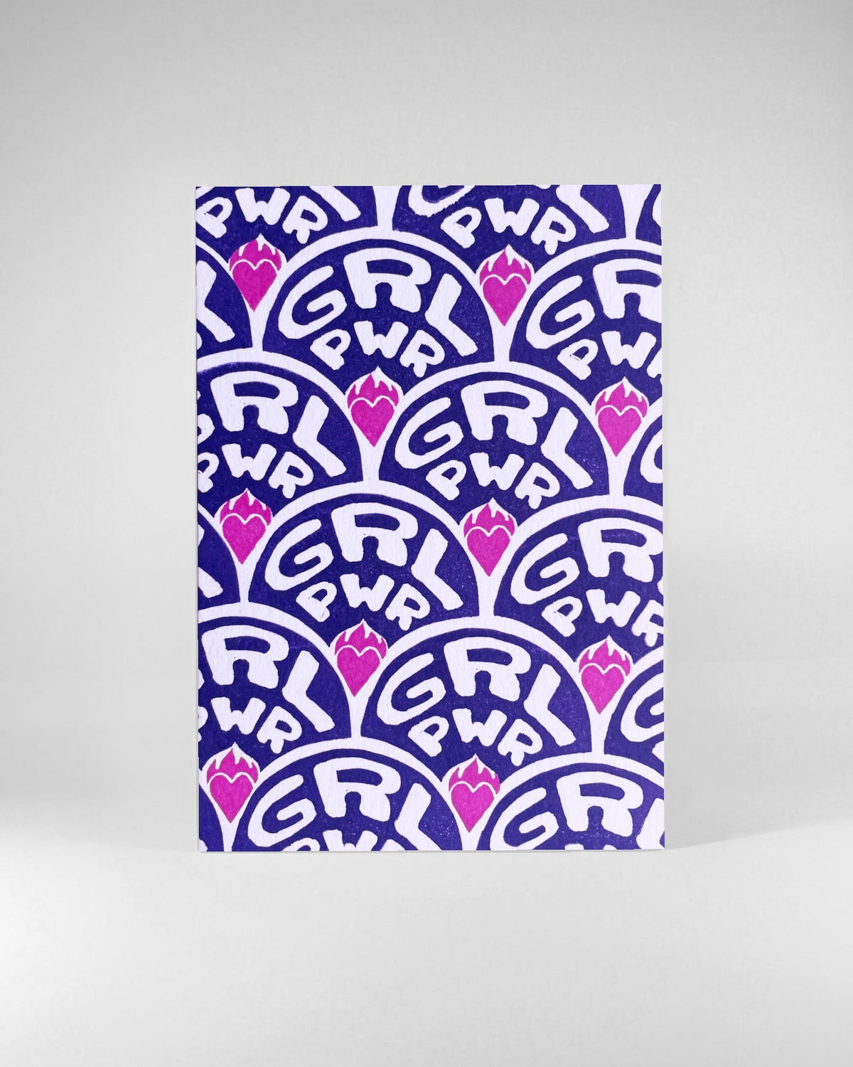 Girl Power Postkarte – handgedruckte Karte mit feministischem Muster